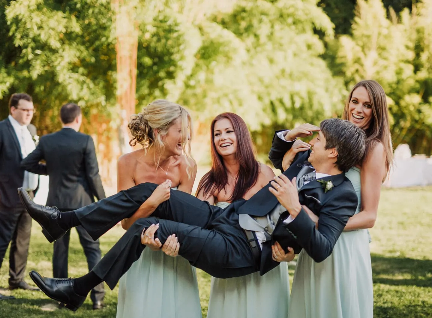 Le vin d’honneur — mariage par Brian Photographe (10)