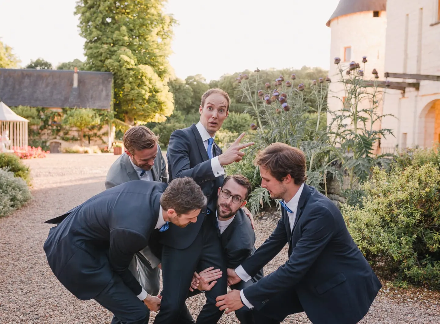 Le vin d’honneur — mariage par Brian Photographe (12)