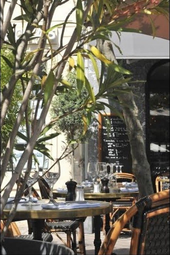 La terrasse de La Cantine de Marius, place André Malraux