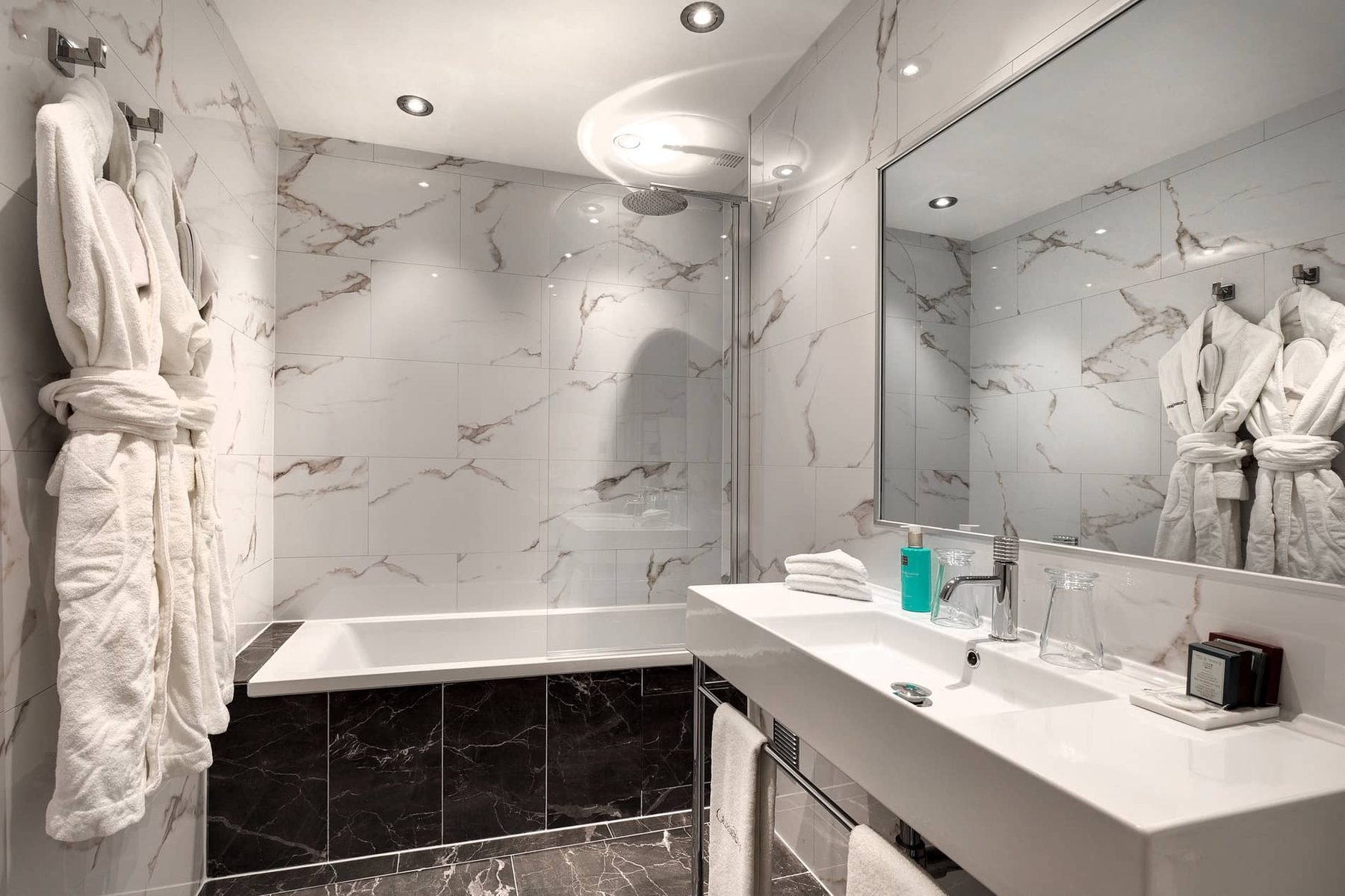 Salle de bain d’une chambre Cazaudehore