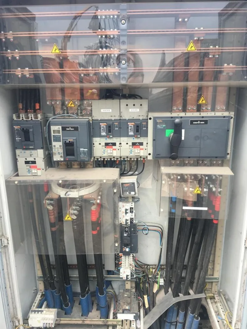 Tableau électrique général basse tension (TGBT) industriel réalisé par l'Entreprise Gilles