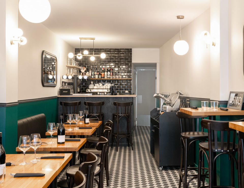 Restaurant de quartier rénové à Bordeaux