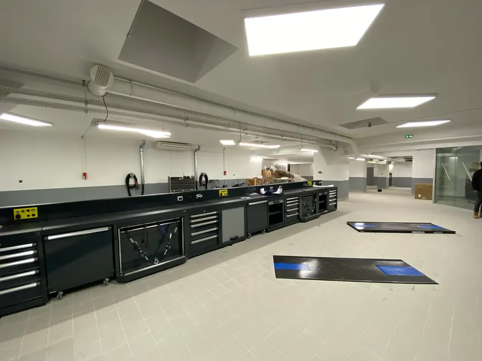Bureaux et atelier de réparation de motos, Boulogne-Billancourt
